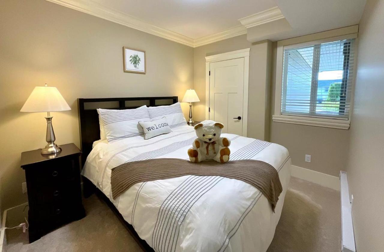 New Two-Bedroom Legal Suite With Parking White Rock Dış mekan fotoğraf